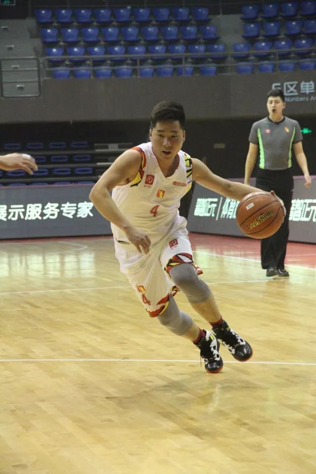 关于豪强之间激烈角逐，赛后谁能笑到最后的信息