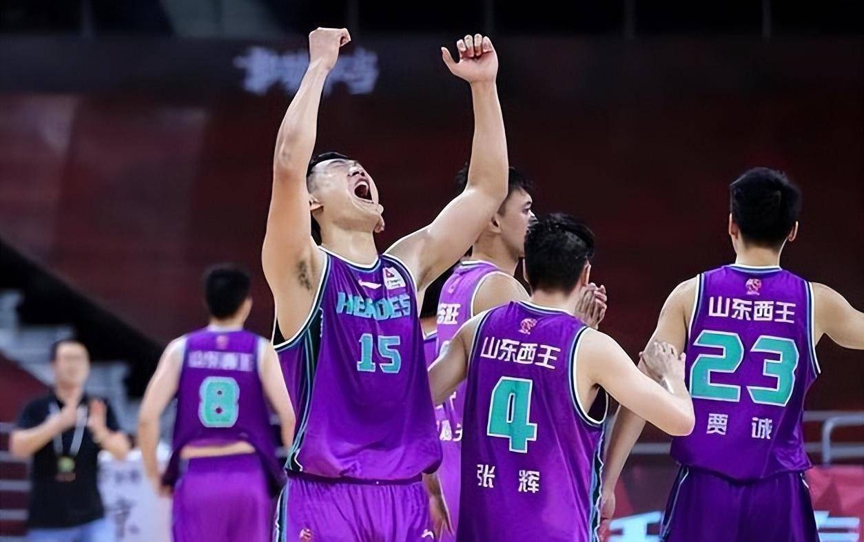 关于球队紧张备战硬战在即全力以赴的信息