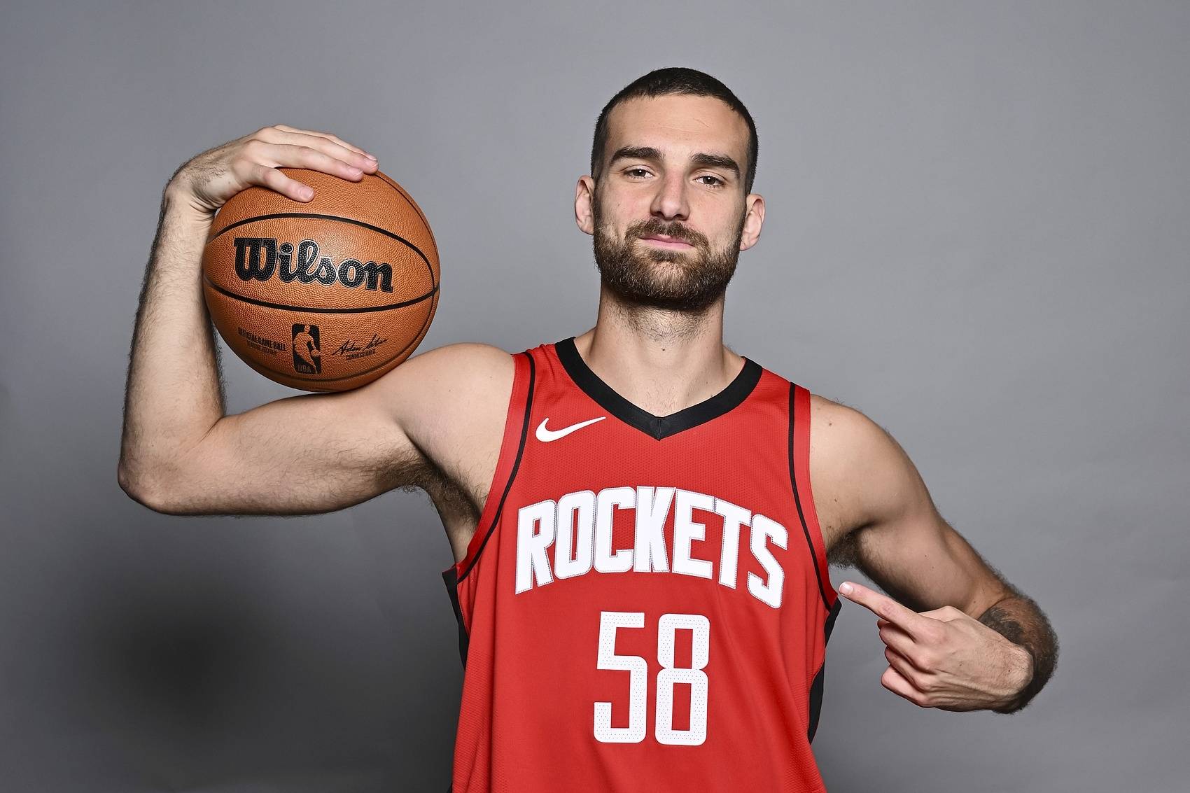 加拿大球员加盟NBA休斯敦火箭，希望重返巅峰 