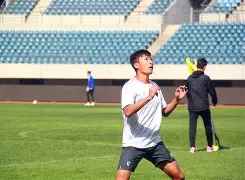 包含深圳佳兆业距离连胜遥遥领先，主帅大声赞扬士气的词条
