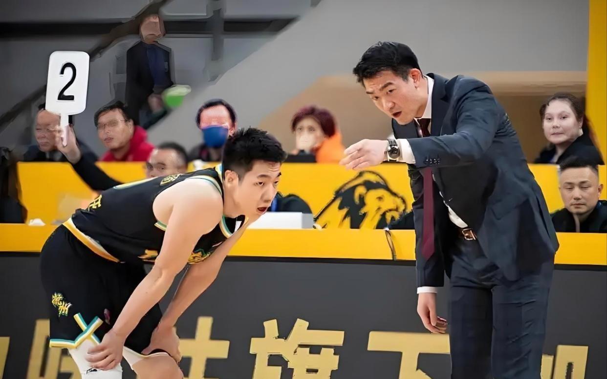 中国男子篮球联赛焕发新活力，球员实力升级 